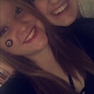Meet your Posher, Courtney